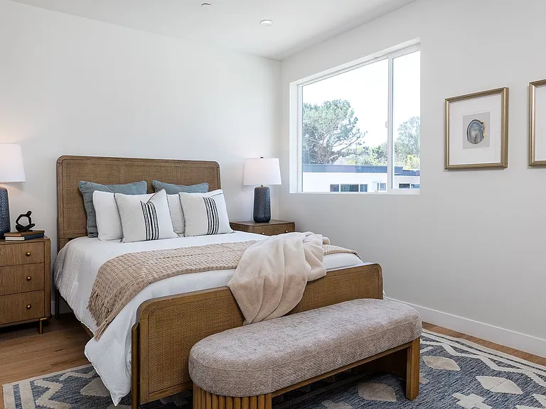 Brand New Luxury 2026 Construction Homes In Silverlake! — Photo 19
