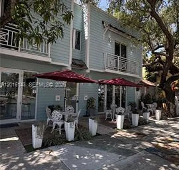3872 Grand Ave #A — Photo 3