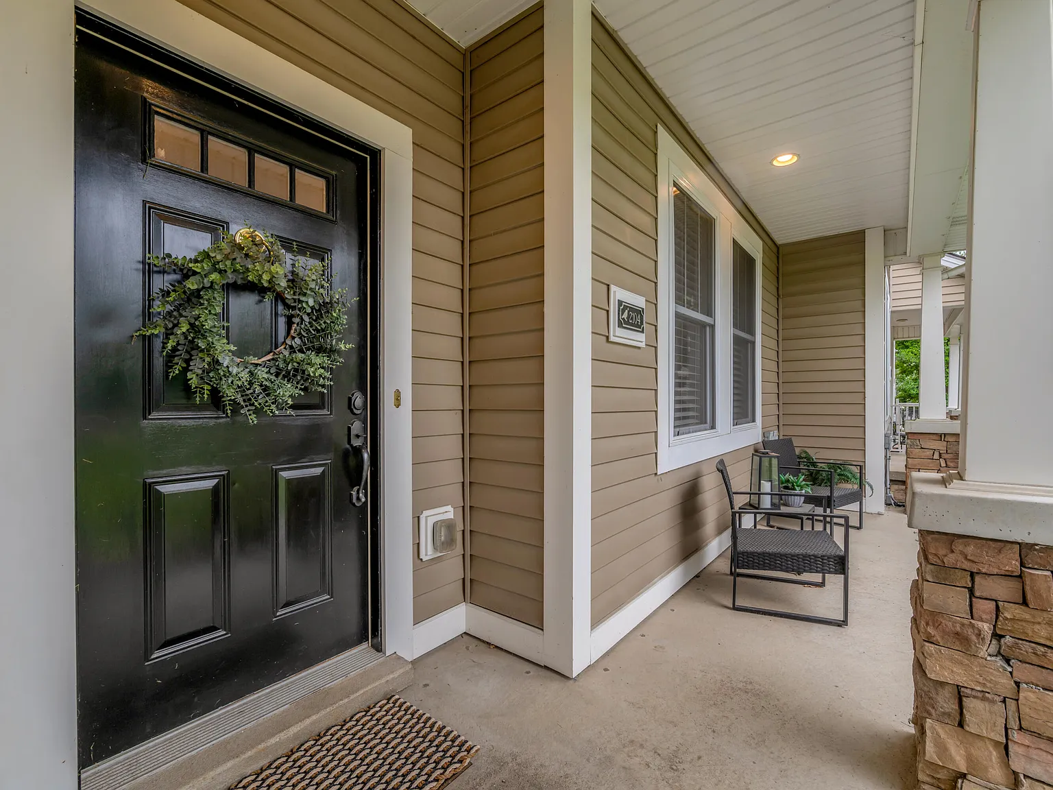 3 bed, 2.5 bath, 2052 sqft, $3,500 — Photo 3