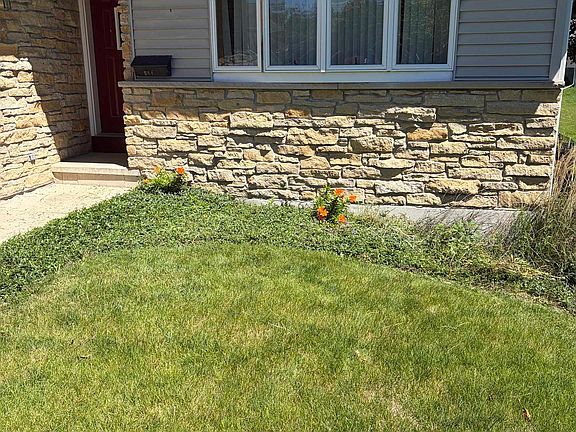 3rd image of 400 Lora Ct