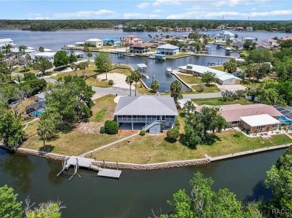 2168 N Watersedge Dr, Crystal River, FL 34429