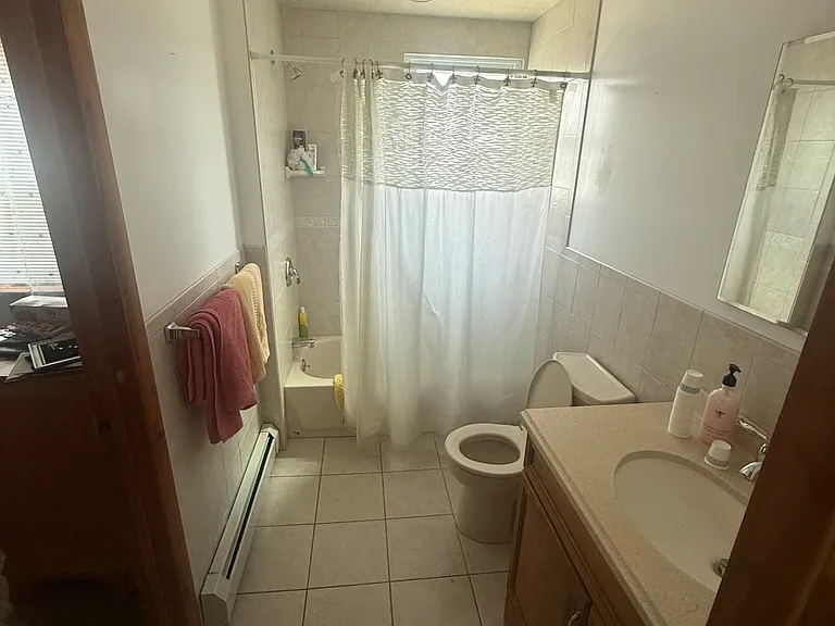 1240 Livingston Ave #1 — Photo 6