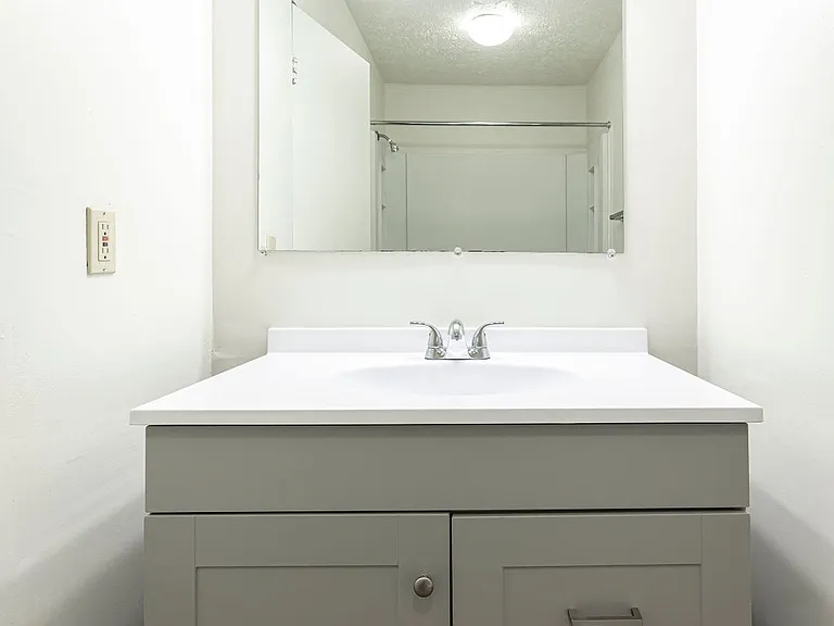 Woodside Terrace Apartments — Photo 36