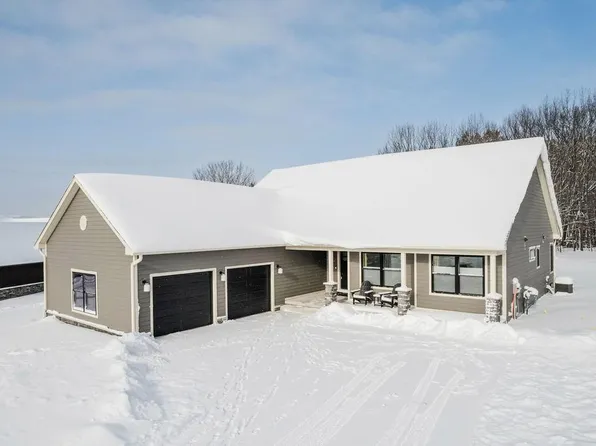 3598 Innsbruck Ln, Boyne City, MI 49712