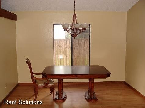 5th image of 705 Rollingwood Ln