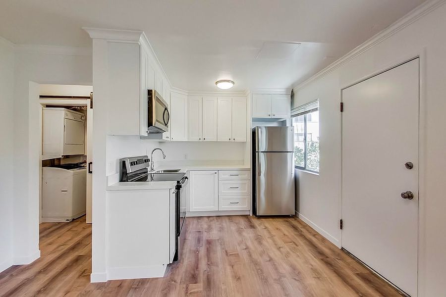 1st image of 329 Lester Ave APT 9