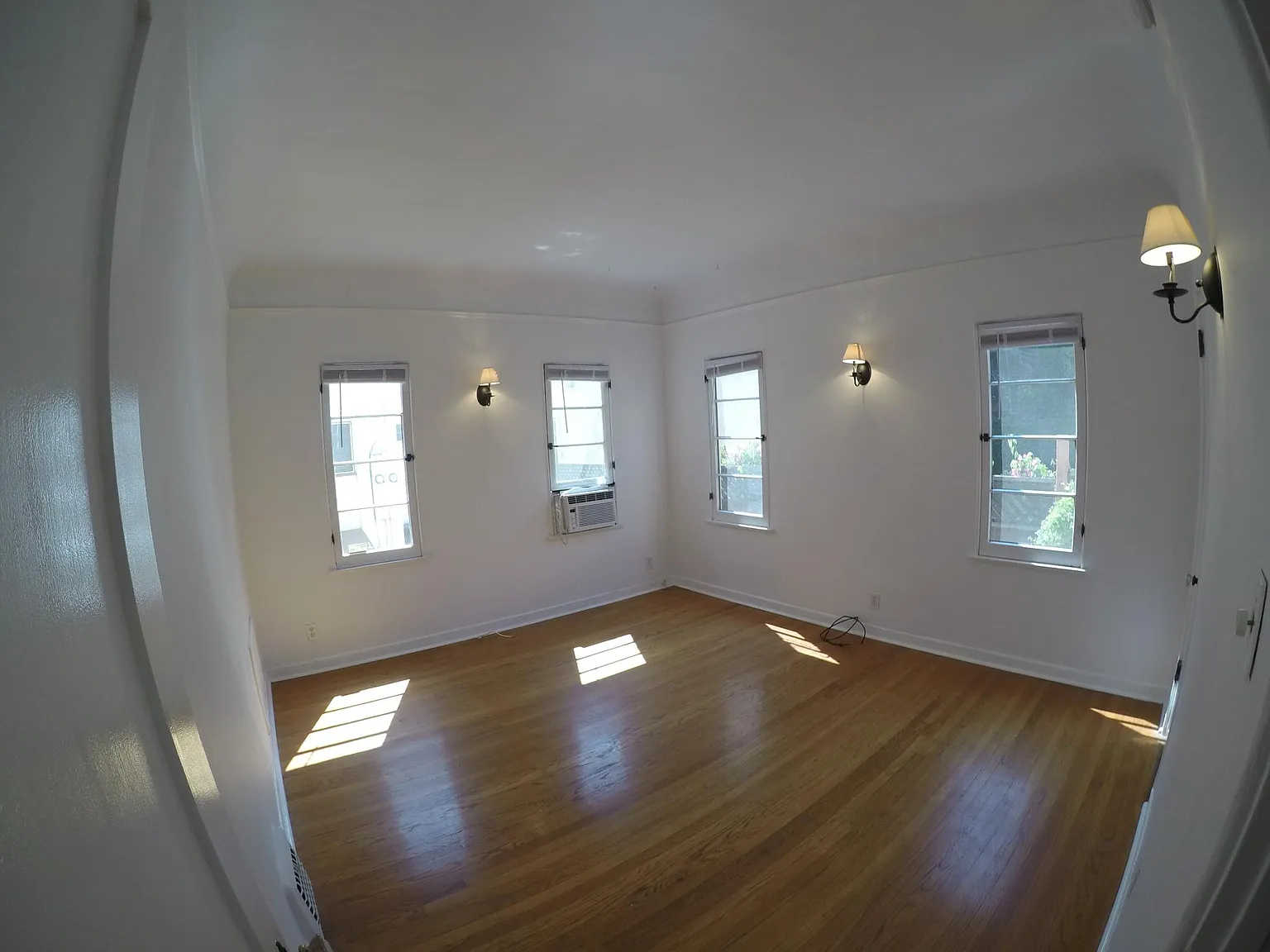 2 bed, 1400 sqft, $4,195 — Photo 3
