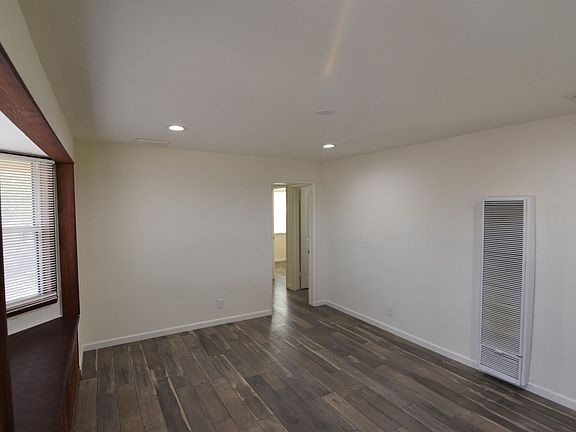 5th image of 9453 E Avenue T14