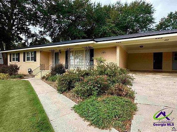 2nd image of 203 Deerwood Cir