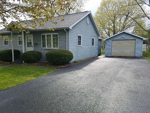 2nd image of 616 Spruce St