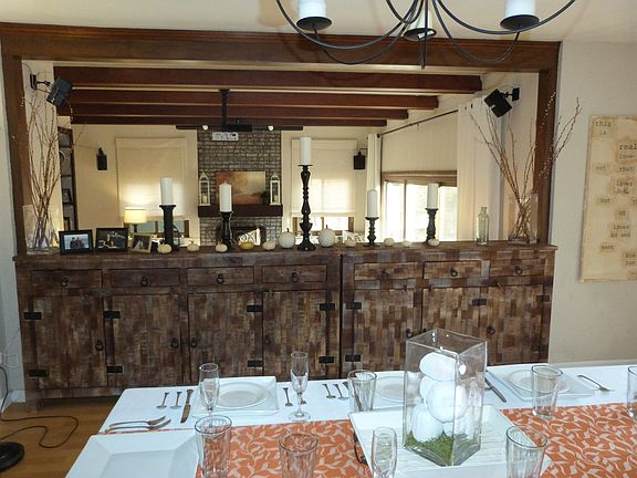 Dining rm thru to family rm