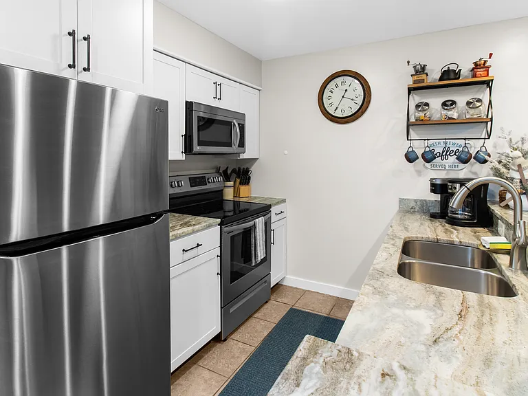 2240 Tanners Rdg #2240 — Photo 11