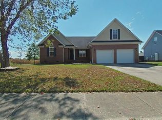 5841 Blue Sky Ln, Hope Mills, NC 28348