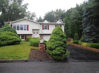 26 Stubbe Dr, Stony Pt, NY 10980
