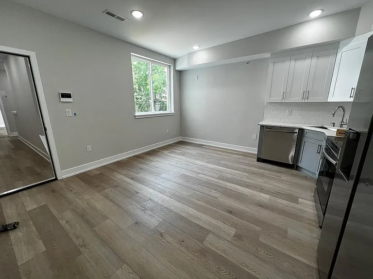 719 N 35th St #4A — Photo 9