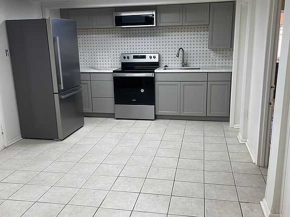 4th image of 320 Monticello Ave APT A
