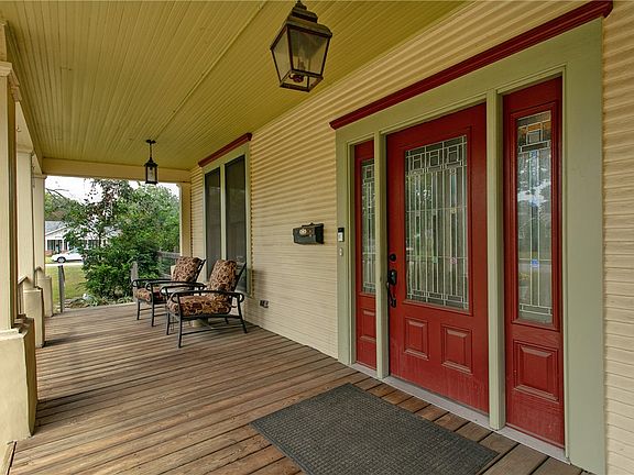 4th image of 308 W Brenken St
