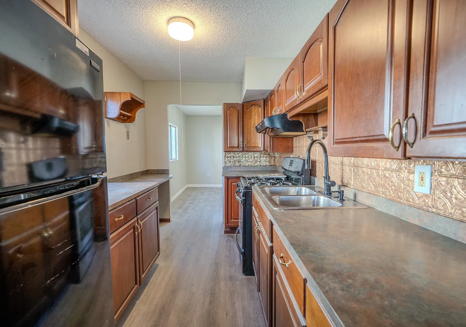13304 Wilton Ave — Photo 2