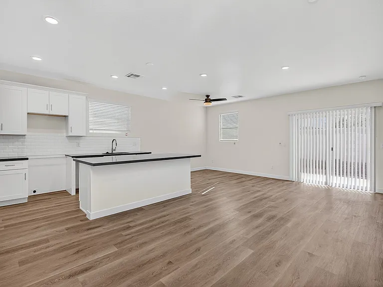 8217 S 9th Pl — Photo 10