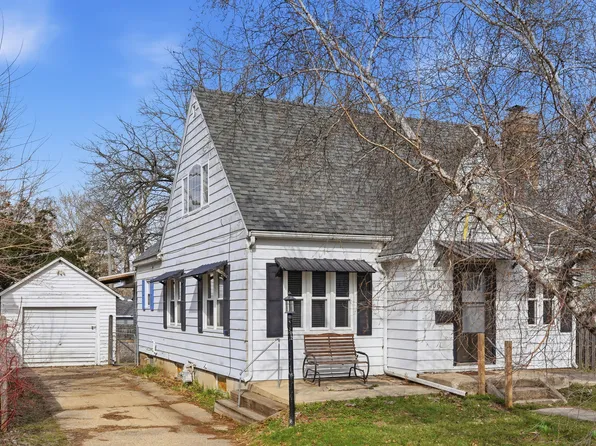 106 S Mulberry St, Mount Morris, IL 61054