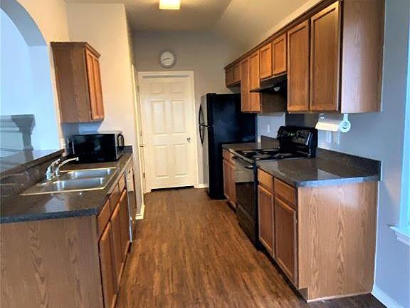 5th image of 209 Angelina Dr