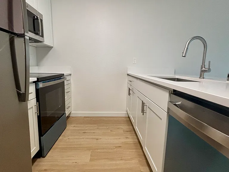 Olympic View Apartments — Photo 21