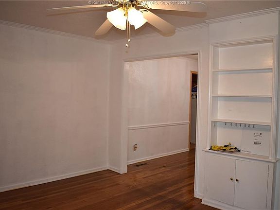 3rd image of 4611 Washington Ave SE