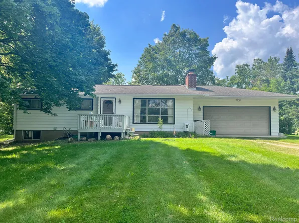 3121 Stirling Ave, Auburn Hills, MI 48326