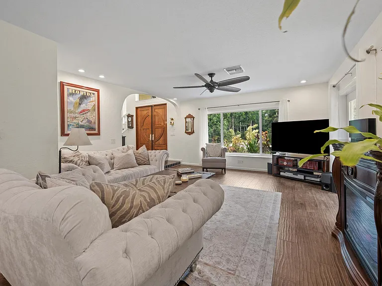 92 Squire Dr — Photo 16