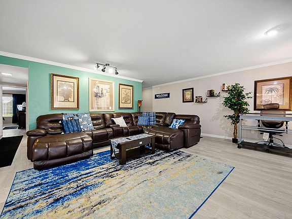 4th image of 23 Doranne Ct SE