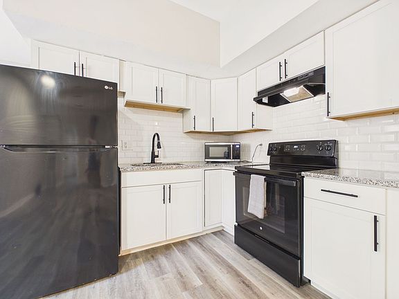 2nd image of 1005 N 3rd St #1R