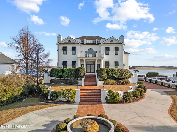 112 John L Hurst Drive, Swansboro, NC 28584