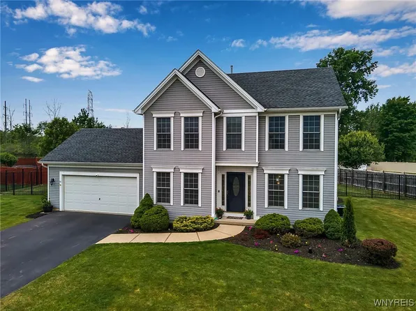 91 Caldwell Dr, West Seneca, NY 14224