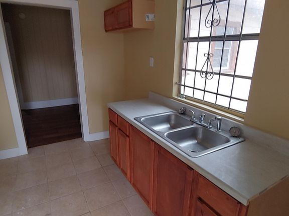 3rd image of 1358 W 19th St