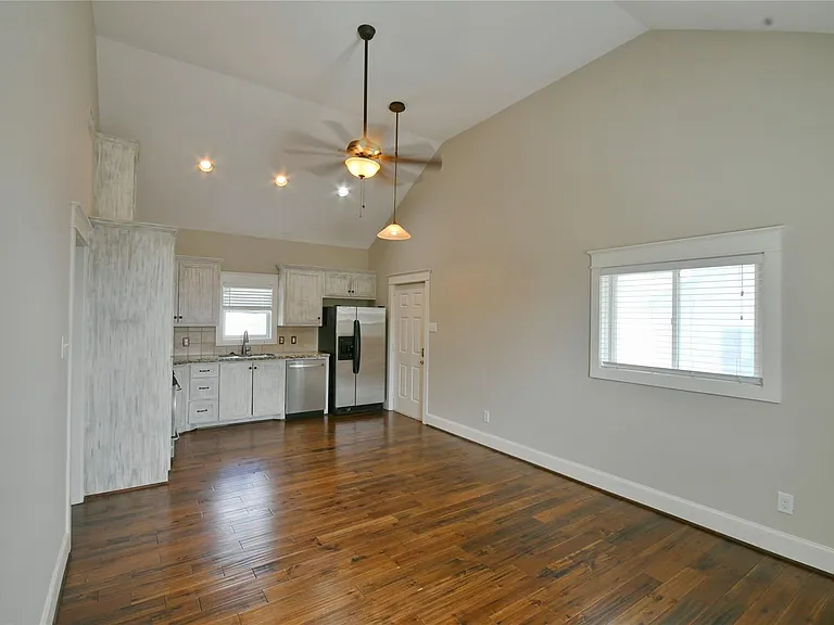 536 Columbia St #A — Photo 5