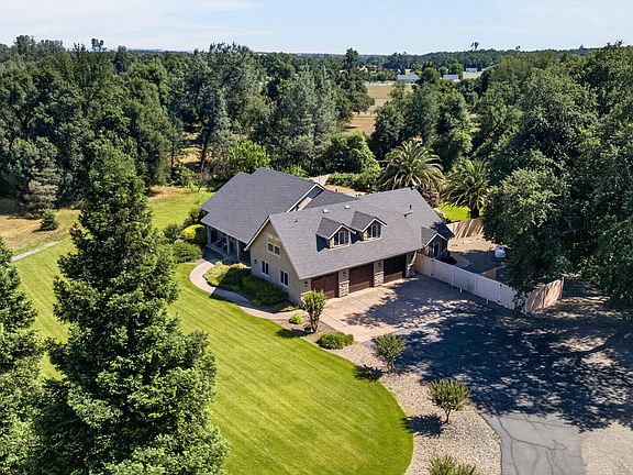 2nd image of 21921 Cadrona Ct