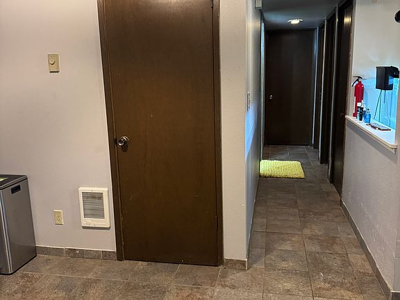 5th image of 701 NE Normandy Dr