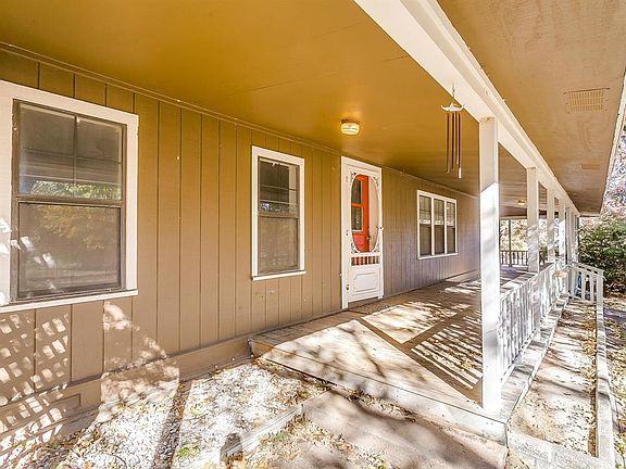 4th image of 107 Oak Creek Dr