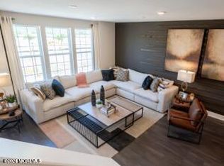 19 Ramble Way, Manalapan, NJ 07726