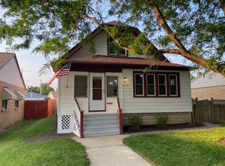 3418 W Kinnickinnic River Pkwy, Milwaukee, WI 53215