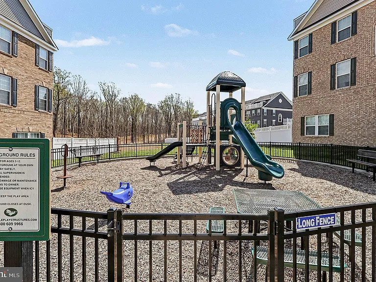 10878 Foxtrot Cir — Photo 41