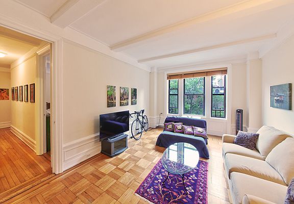 2nd image of 160 W 95th St APT 6D