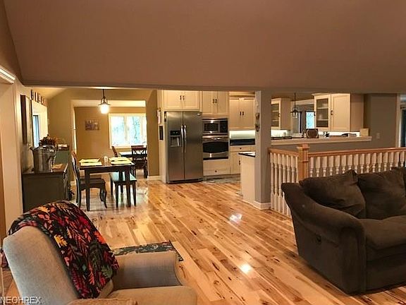 4th image of 2297 Silver Fox Ln NE