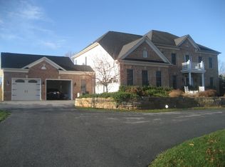 1 Old Manor Ct, Reisterstown, MD 21136