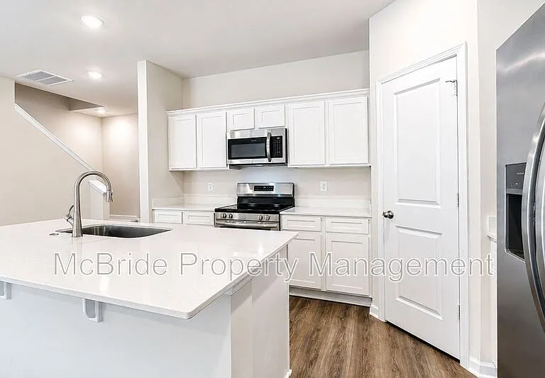 1018 Aldrich St — Photo 4