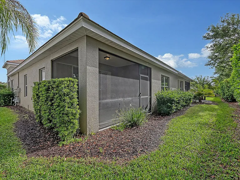 4904 Maymont Park Cir — Photo 34