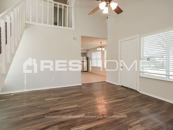 5th image of 16807 Pastoria Dr
