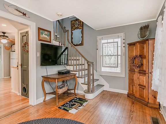 3rd image of 57 Waterside Ave