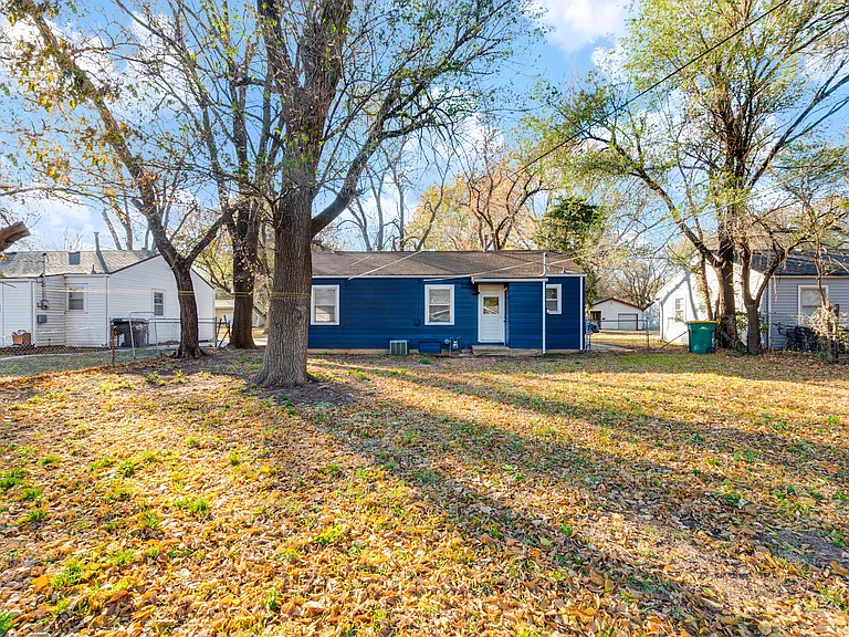 410 German Ave — Photo 4