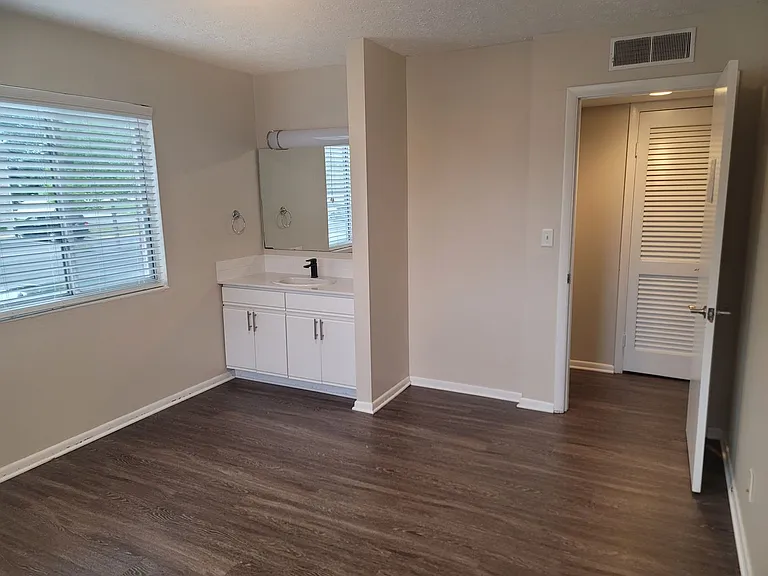 1304 Palmer Dr — Photo 40